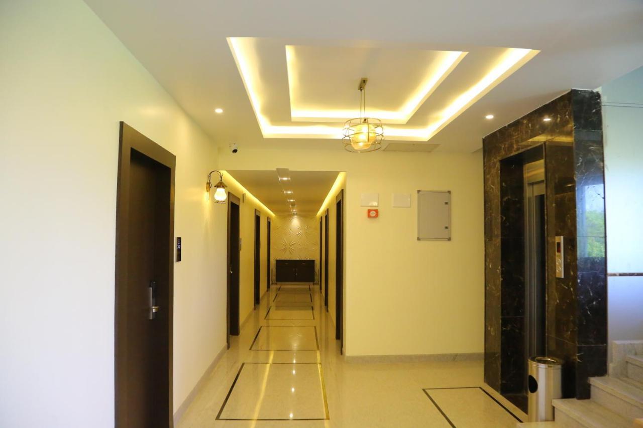 Vsr Grand Hotel Madanapalle Екстериор снимка