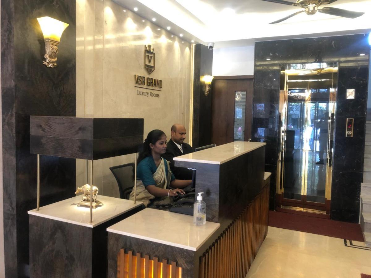 Vsr Grand Hotel Madanapalle Екстериор снимка